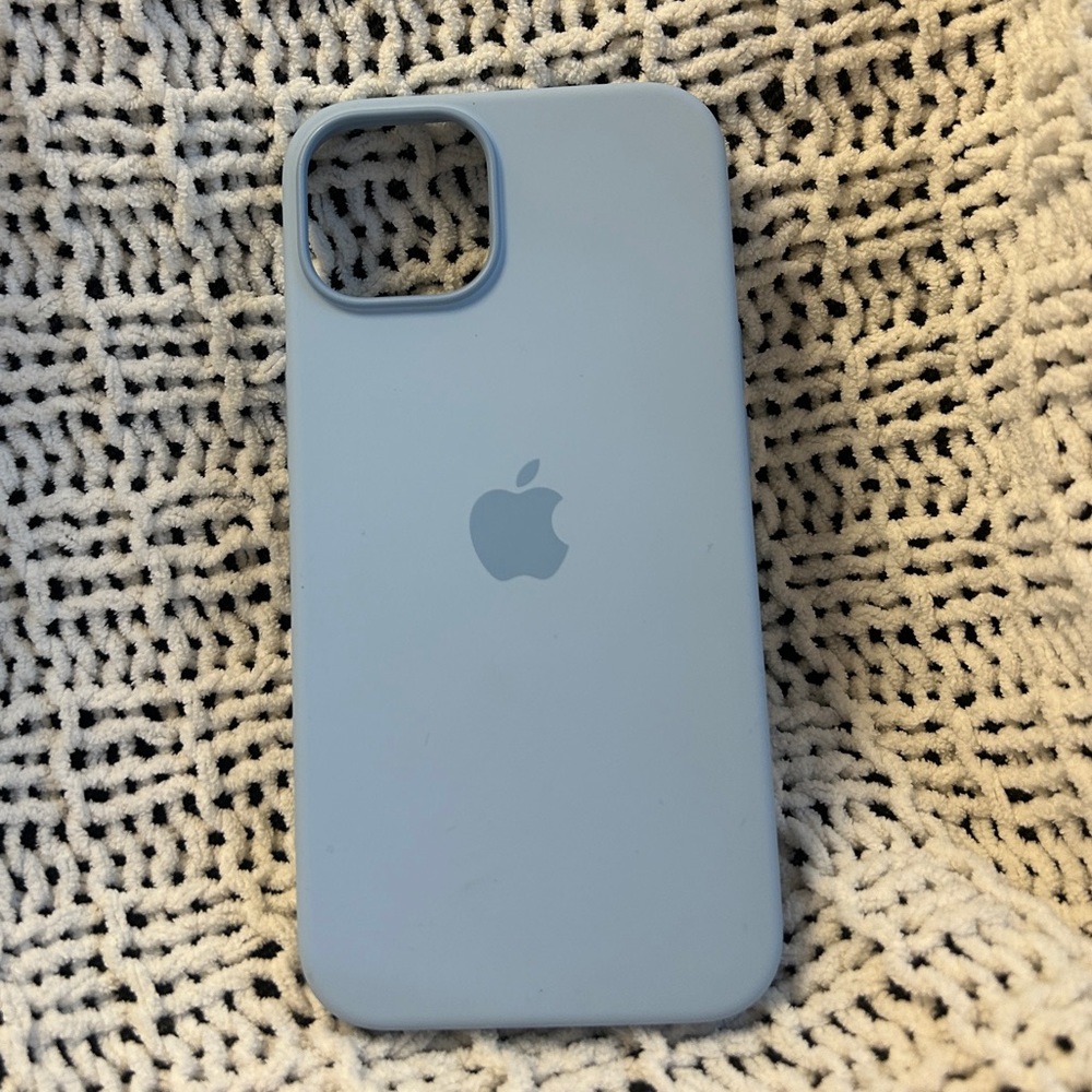 Apple Silicone iPhone 14 case -Sky